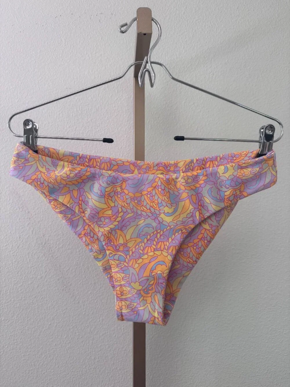 Kulani Kinis Whipped Wonder Bikini Top Floral Retro 70s Print S/M Boho